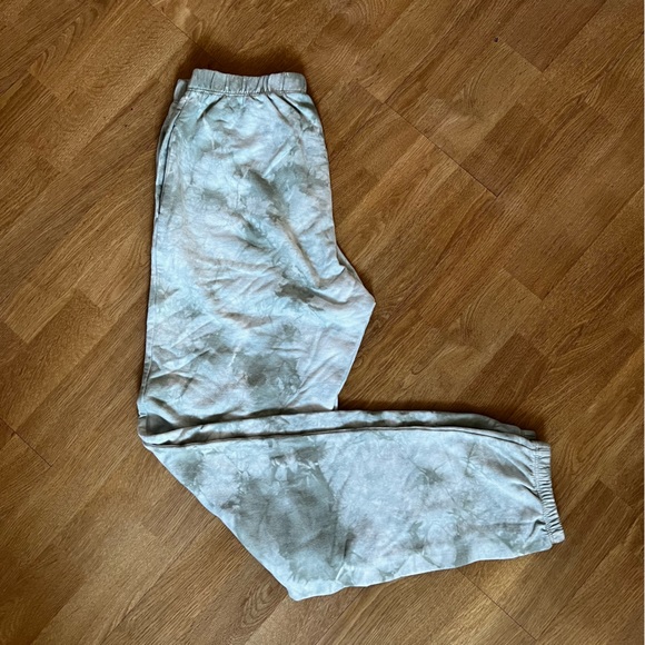 American Giant Green Tie Dye Sweatshirt and Pants Set - Picture 2 of 8